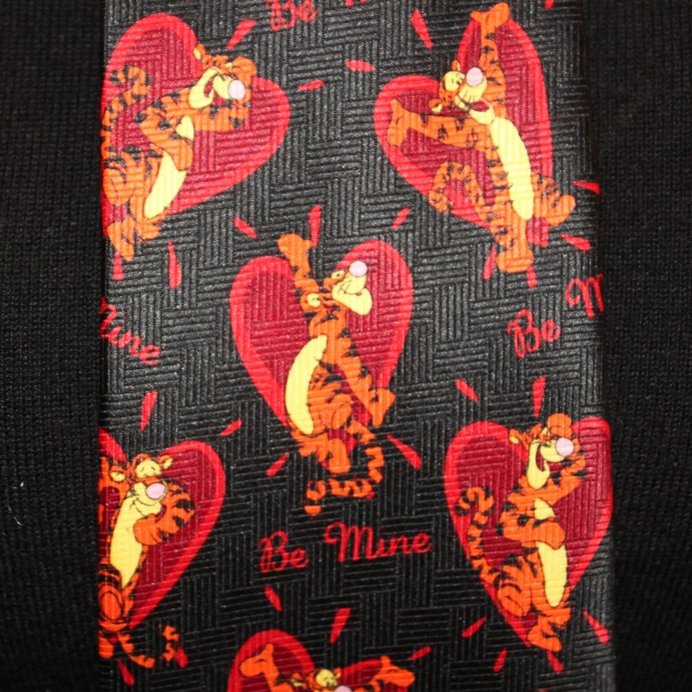 DISNEY Tigger "Be Mine" Necktie Winnie the Pooh Valentine Neckwear